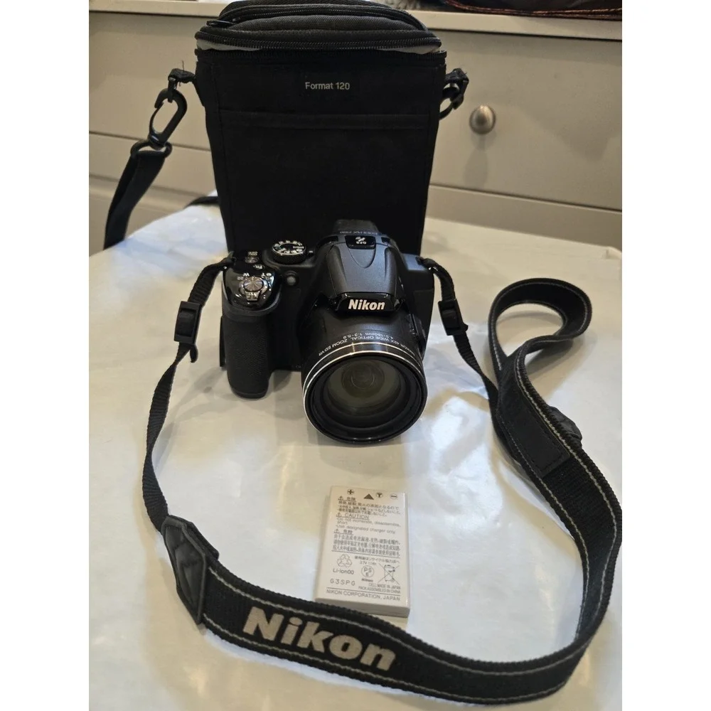 NIKON Coolpix P520 Digital Camera Black for PARTS/REPAIR - Black